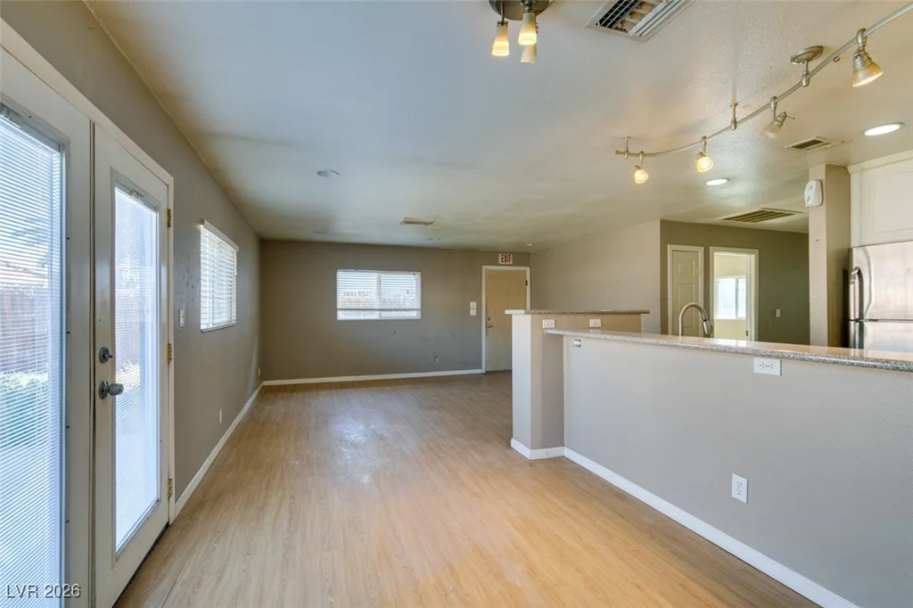 5650 Sea Breeze, Las Vegas, NV 89110