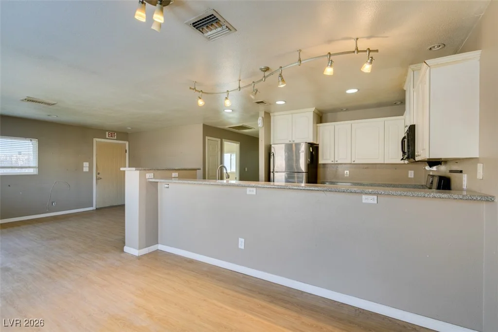 5650 Sea Breeze, Las Vegas, NV 89110