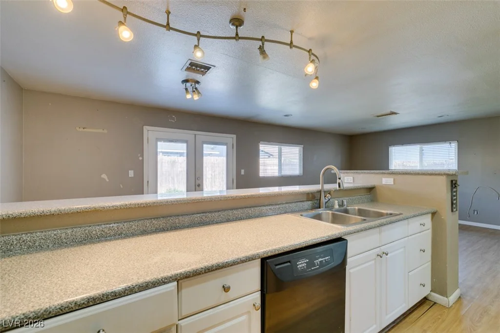 5650 Sea Breeze, Las Vegas, NV 89110