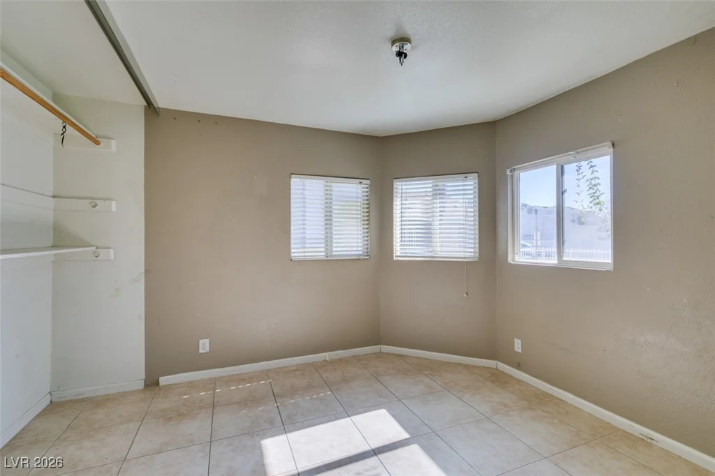 5650 Sea Breeze, Las Vegas, NV 89110