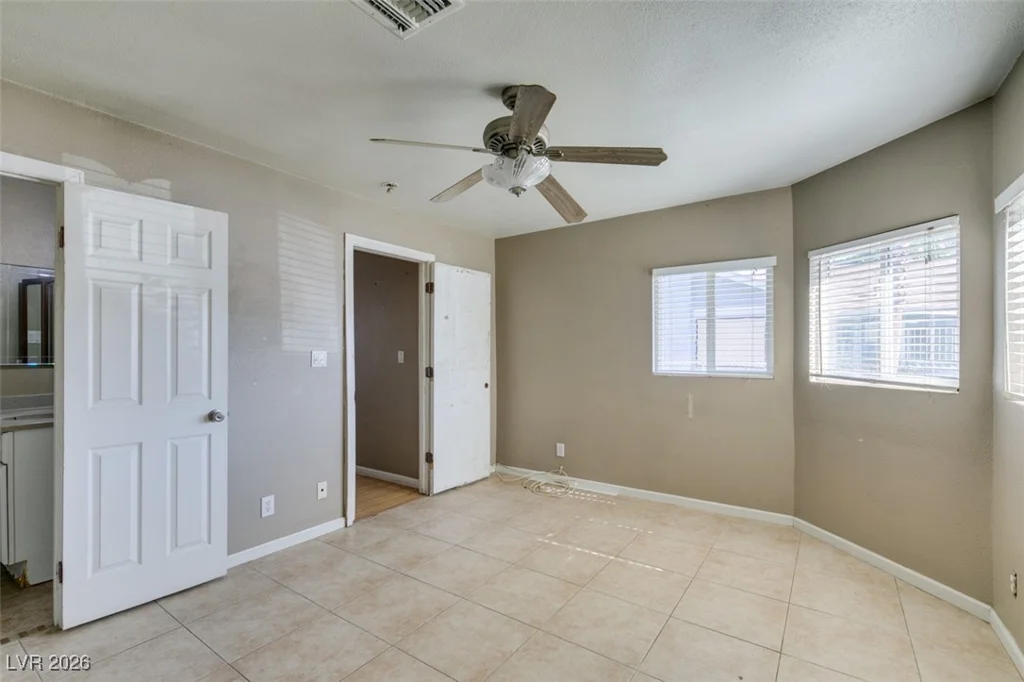 5650 Sea Breeze, Las Vegas, NV 89110