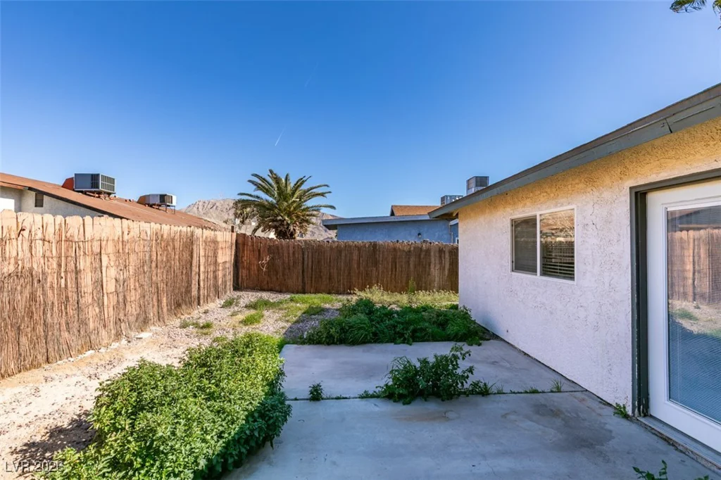 5650 Sea Breeze, Las Vegas, NV 89110