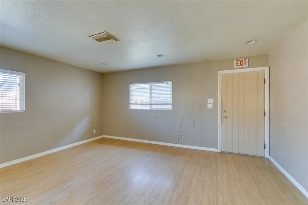 5650 Sea Breeze, Las Vegas, NV 89110