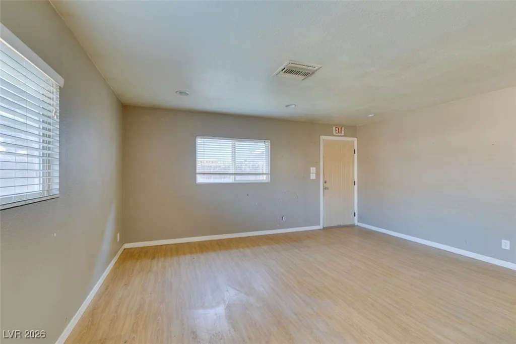 5650 Sea Breeze, Las Vegas, NV 89110