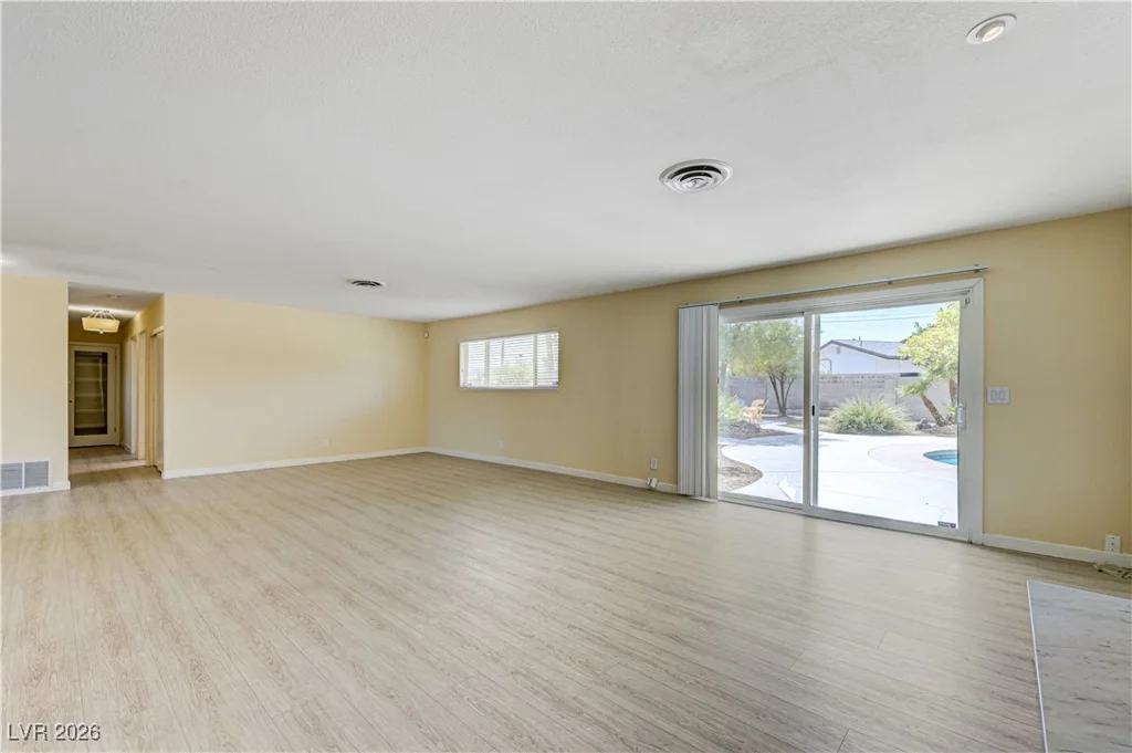 4669 Saddle, Las Vegas, NV 89119
