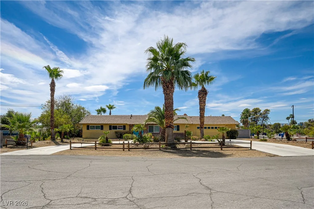 4669 Saddle, Las Vegas, NV 89119