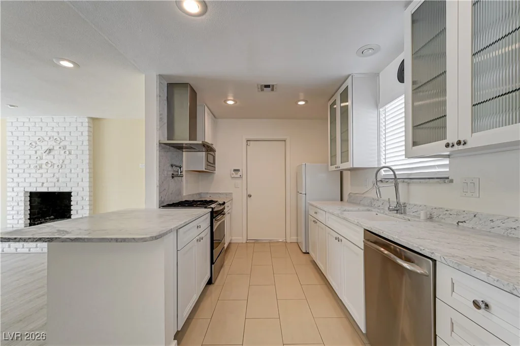 4669 Saddle, Las Vegas, NV 89119