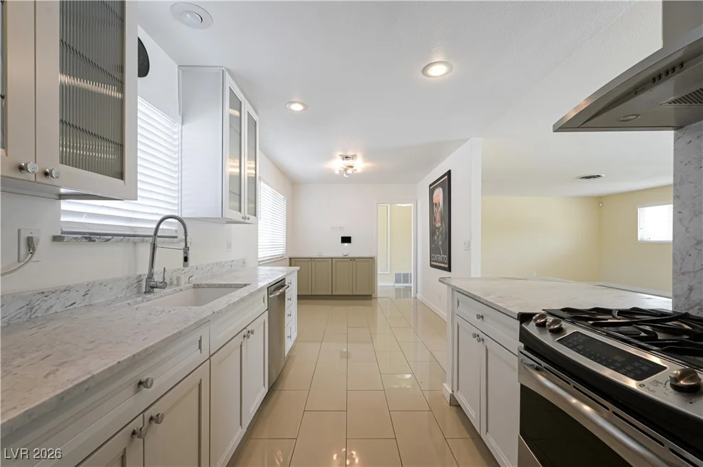4669 Saddle, Las Vegas, NV 89119