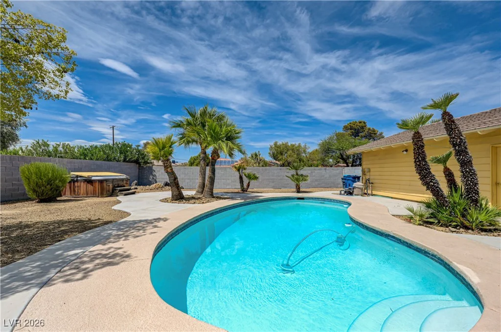 4669 Saddle, Las Vegas, NV 89119