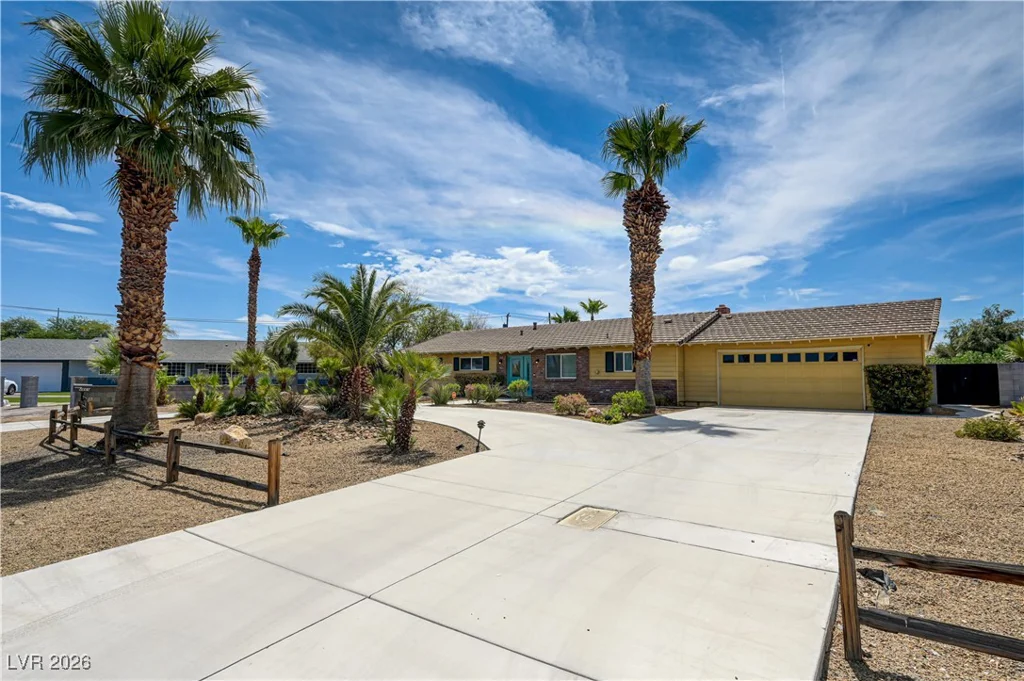 4669 Saddle, Las Vegas, NV 89119