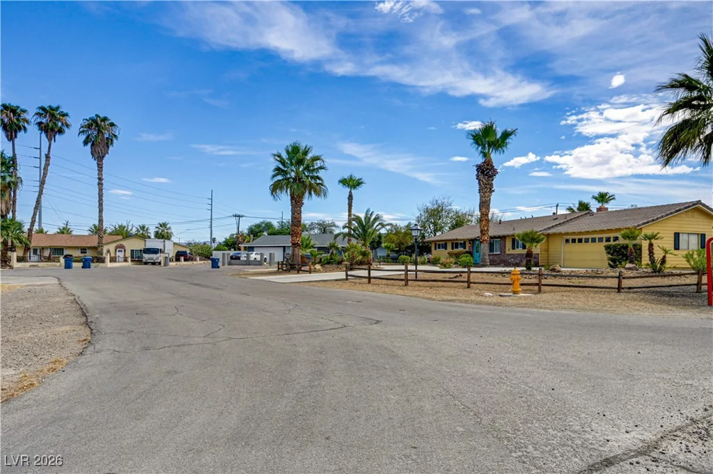 4669 Saddle, Las Vegas, NV 89119