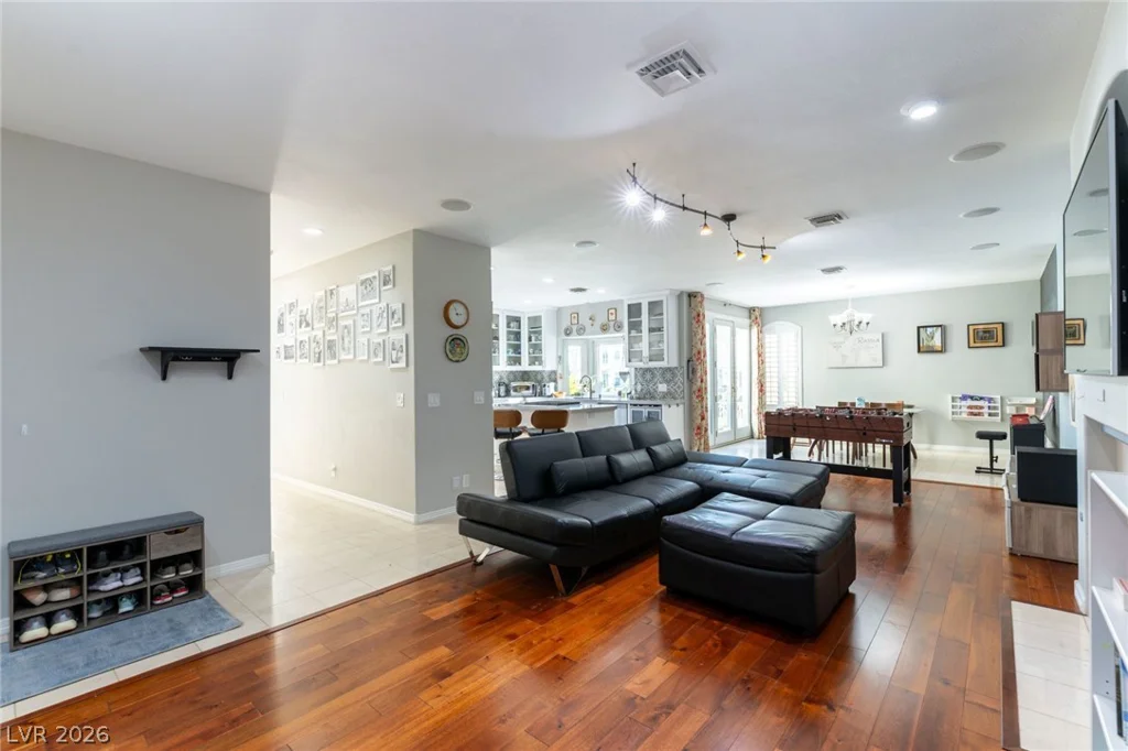 3137 Beach View, Las Vegas, NV 89117
