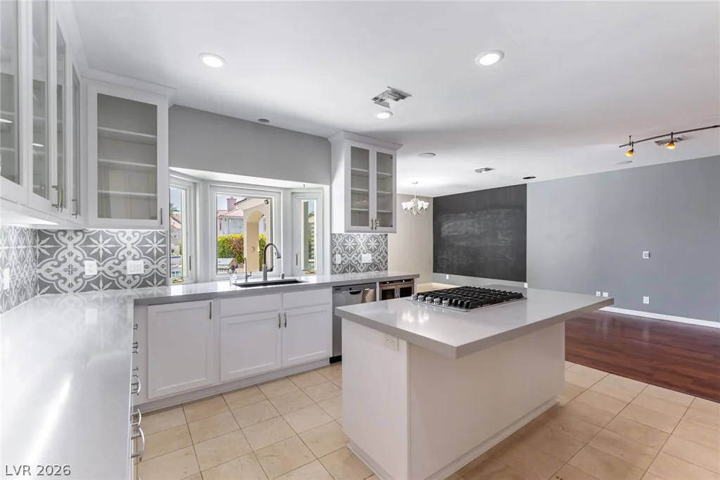 3137 Beach View, Las Vegas, NV 89117