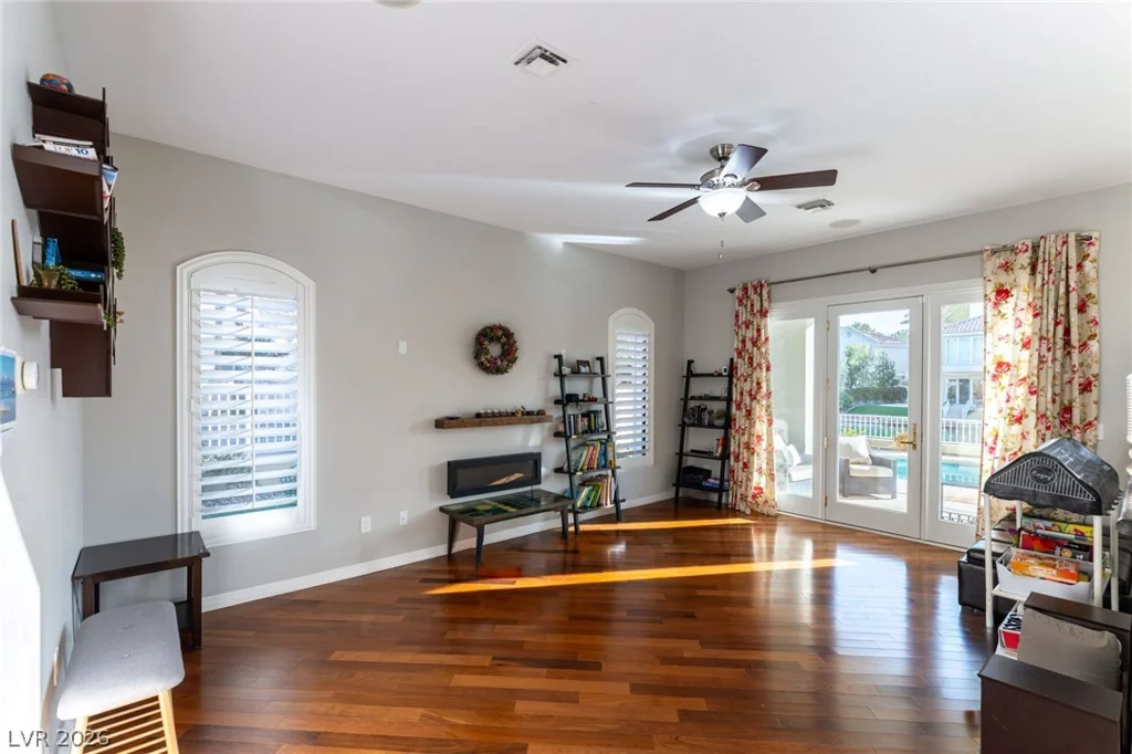 3137 Beach View, Las Vegas, NV 89117