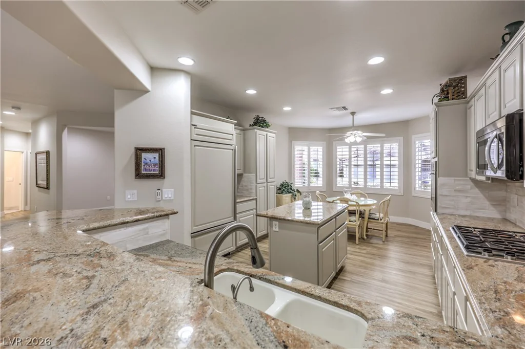 2072 Crown View, Henderson, NV 89052