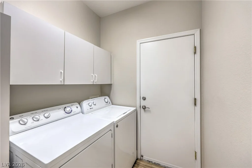 2072 Crown View, Henderson, NV 89052