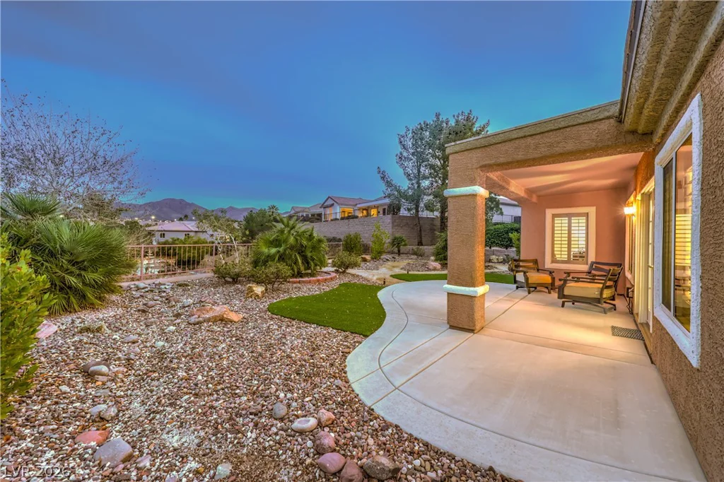 2072 Crown View, Henderson, NV 89052