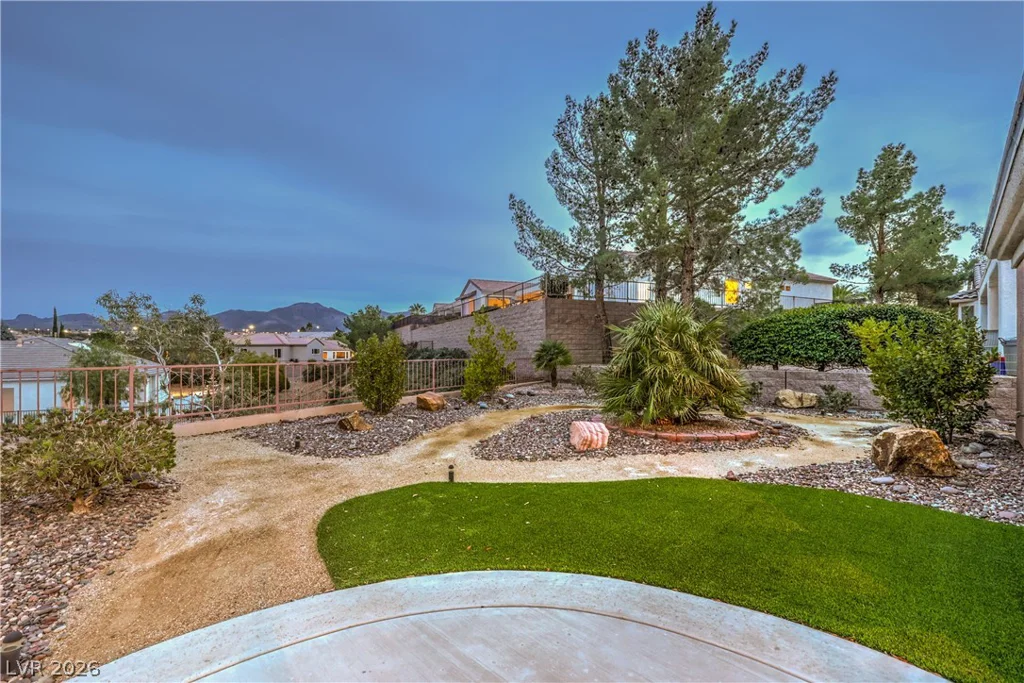 2072 Crown View, Henderson, NV 89052