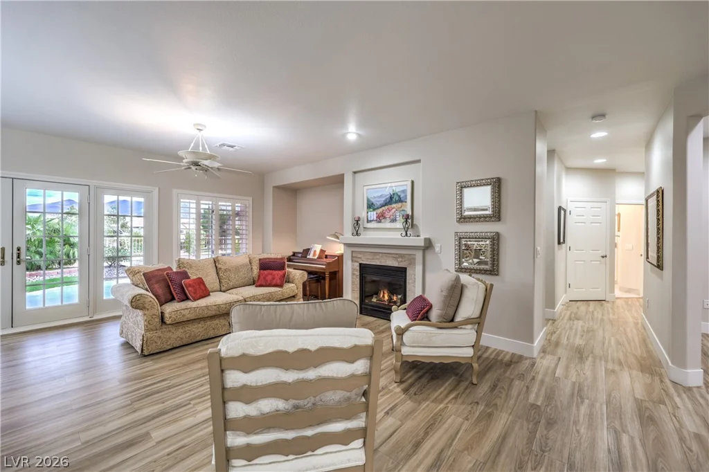 2072 Crown View, Henderson, NV 89052