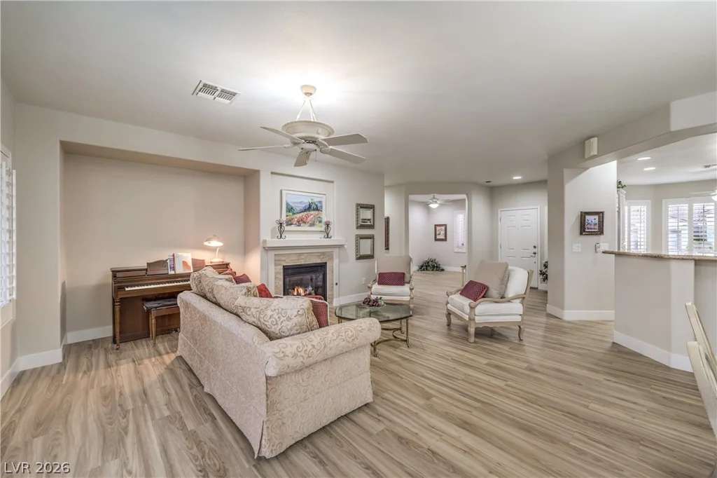 2072 Crown View, Henderson, NV 89052