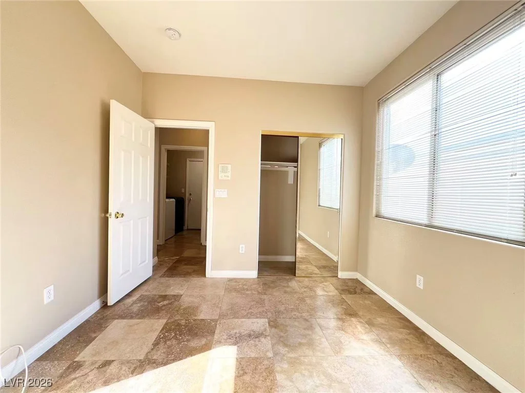 357 Lakewood Garden, Las Vegas, NV 89148