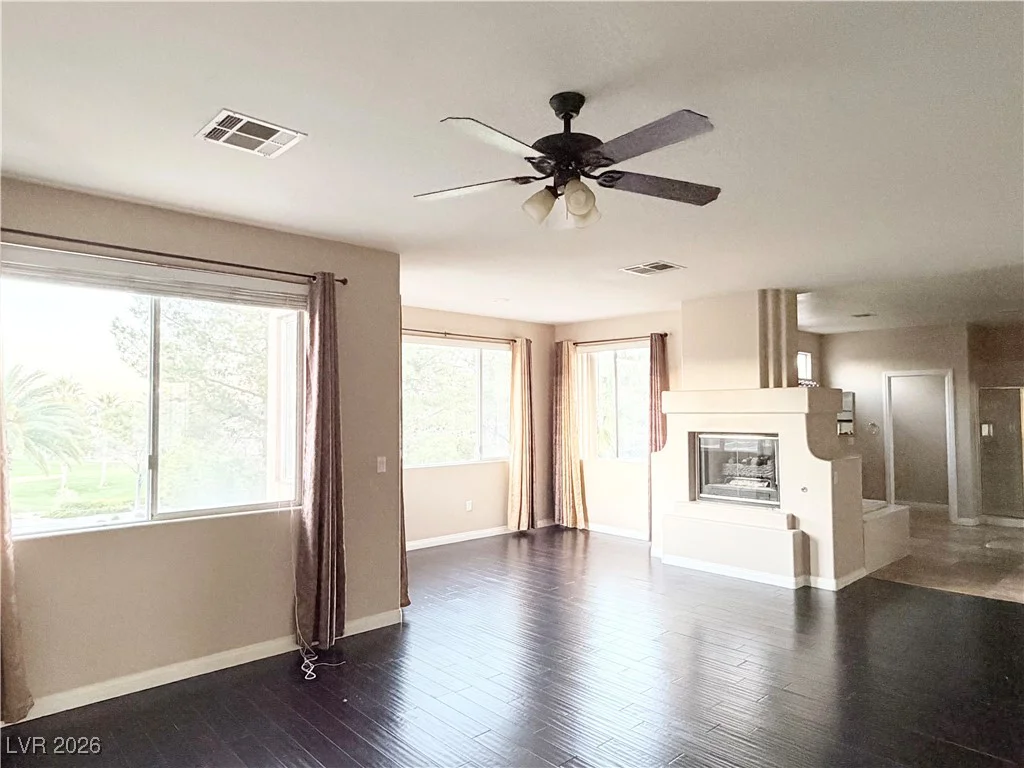 357 Lakewood Garden, Las Vegas, NV 89148