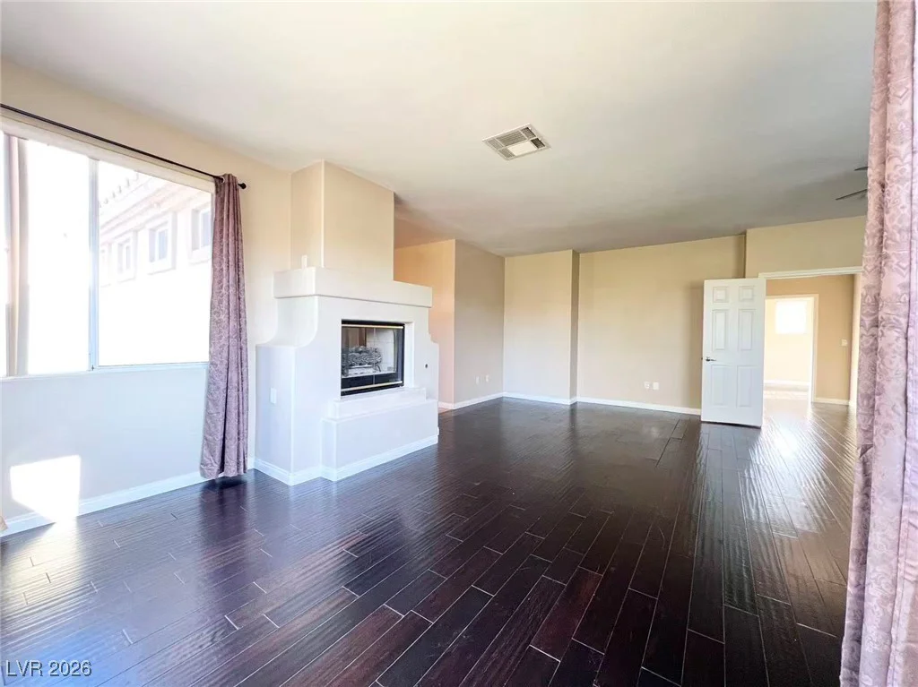 357 Lakewood Garden, Las Vegas, NV 89148