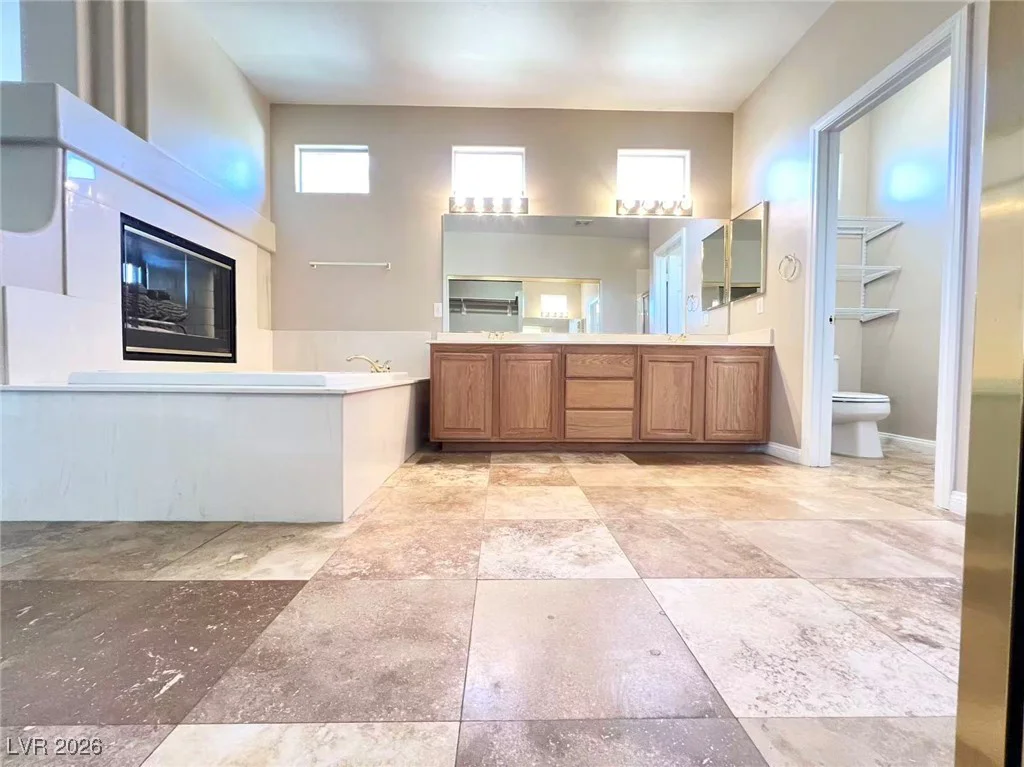 357 Lakewood Garden, Las Vegas, NV 89148