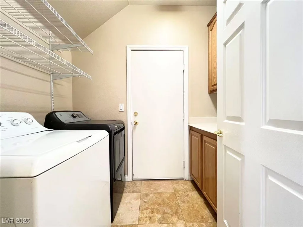 357 Lakewood Garden, Las Vegas, NV 89148