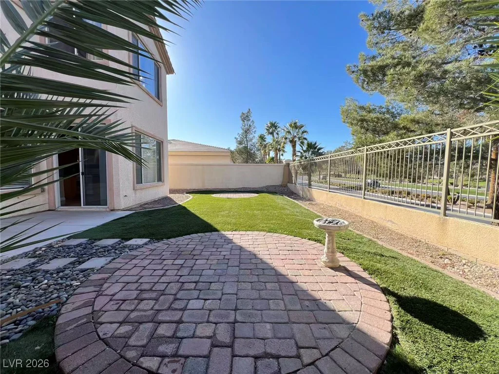 357 Lakewood Garden, Las Vegas, NV 89148