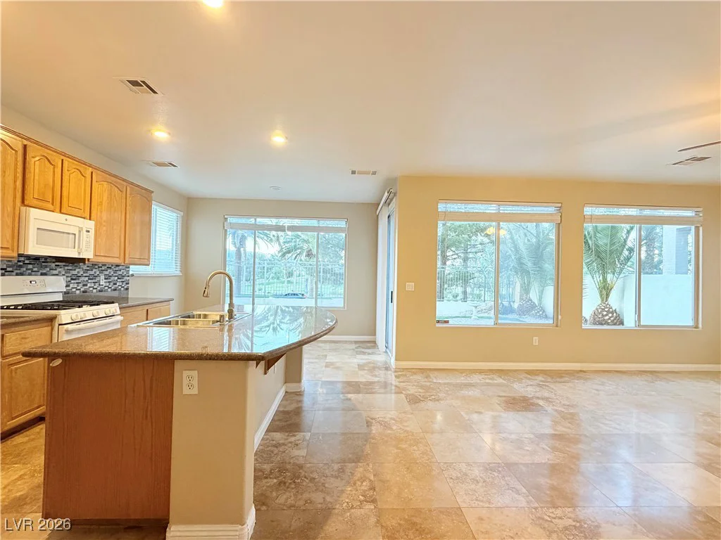 357 Lakewood Garden, Las Vegas, NV 89148