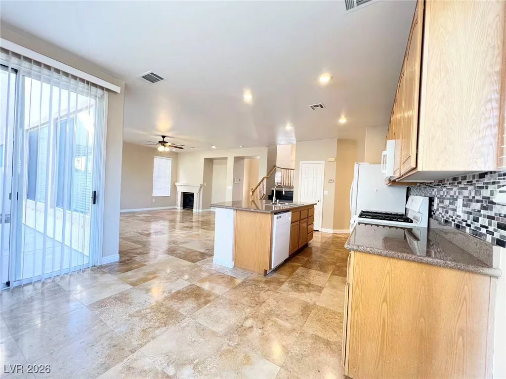 357 Lakewood Garden, Las Vegas, NV 89148