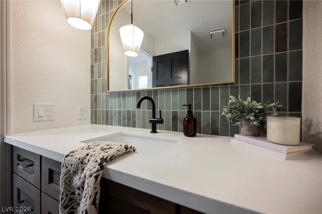 5540 Bisset, Las Vegas, NV 89118