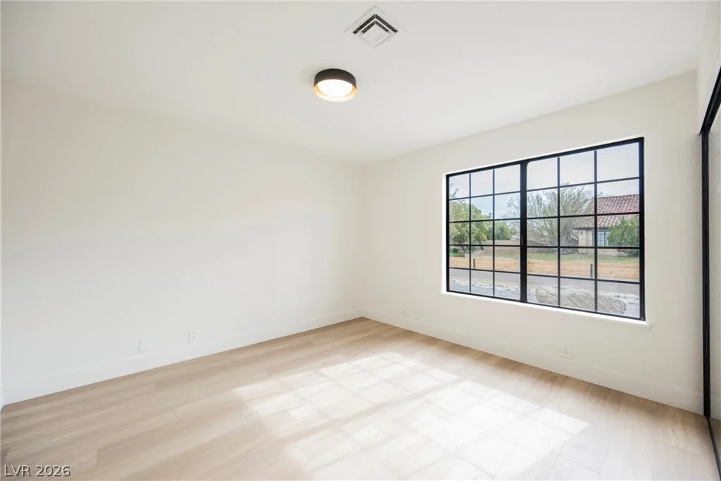 5540 Bisset, Las Vegas, NV 89118