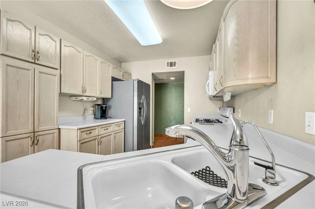 7963 Cina, Las Vegas, NV 89147