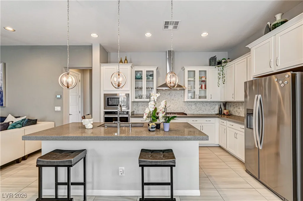 8168 Desert Madera, Las Vegas, NV 89166