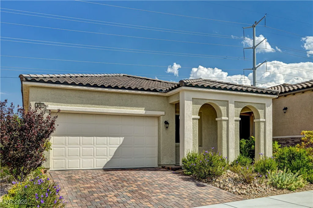 8168 Desert Madera, Las Vegas, NV 89166