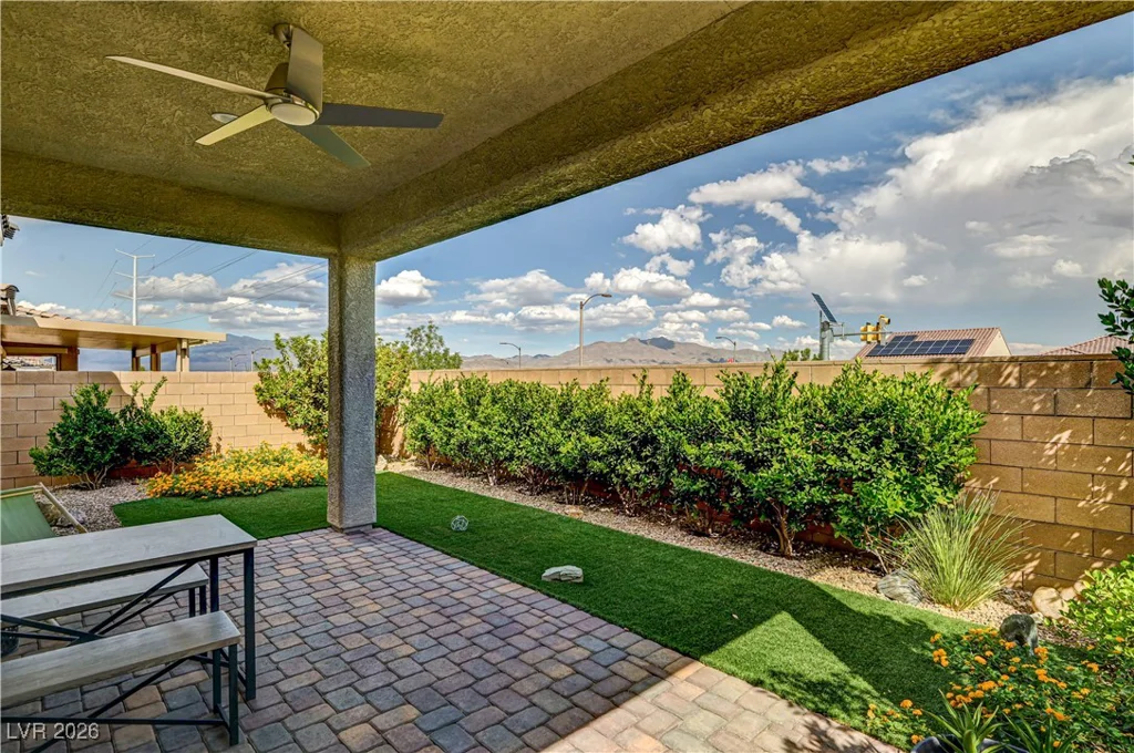 8168 Desert Madera, Las Vegas, NV 89166