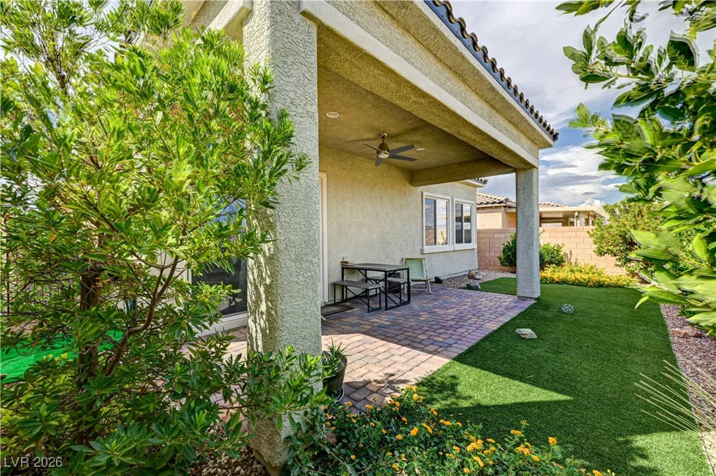 8168 Desert Madera, Las Vegas, NV 89166