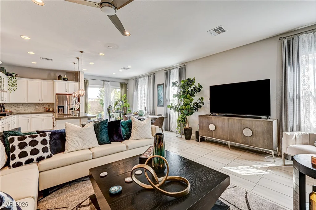 8168 Desert Madera, Las Vegas, NV 89166