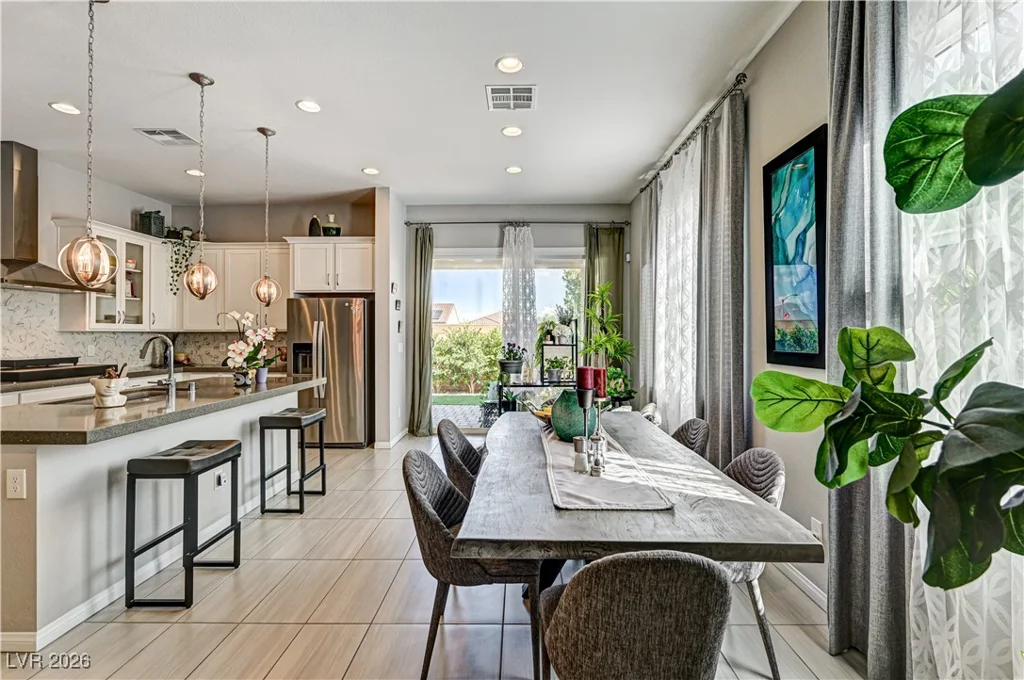 8168 Desert Madera, Las Vegas, NV 89166