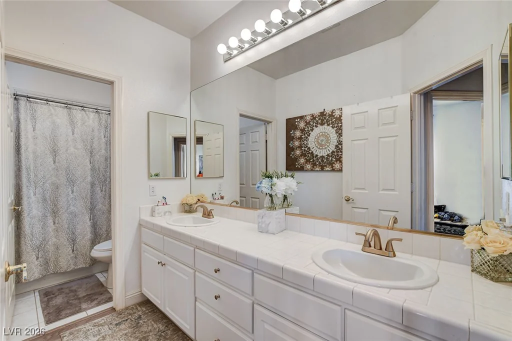 2496 Ram Crossing, Henderson, NV 89074