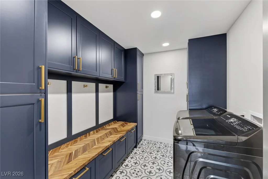 2740 Family, Las Vegas, NV 89117
