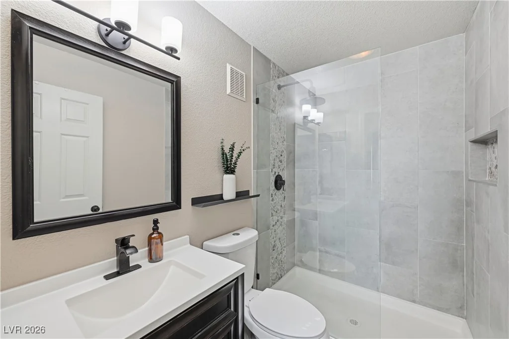 7600 Almeria, Las Vegas, NV 89128