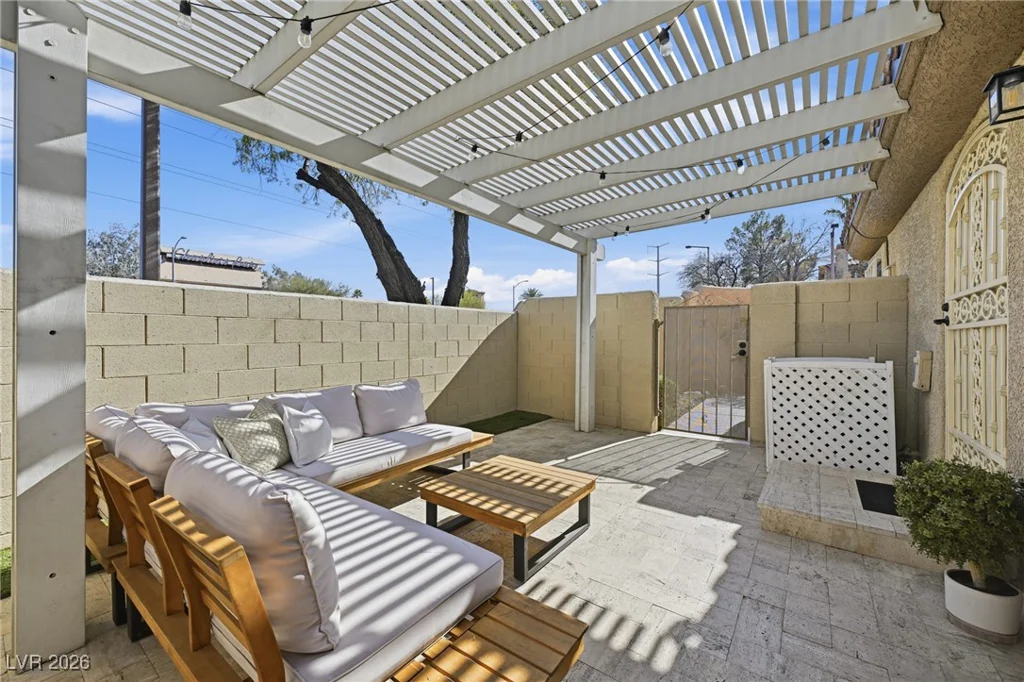 7600 Almeria, Las Vegas, NV 89128