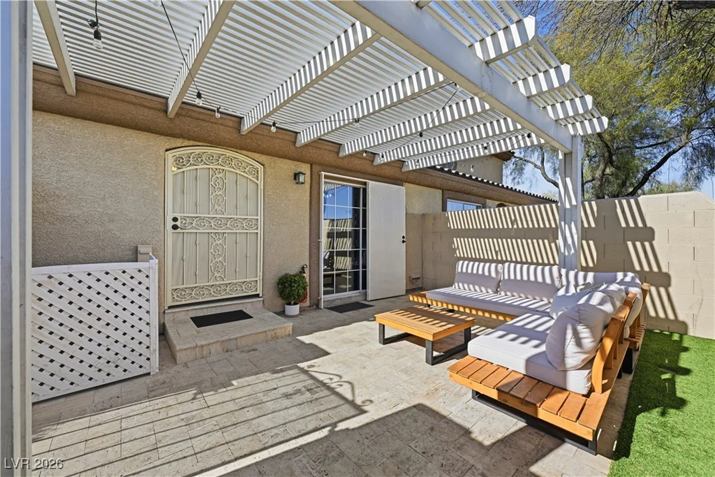 7600 Almeria, Las Vegas, NV 89128