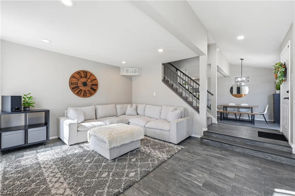 7600 Almeria, Las Vegas, NV 89128