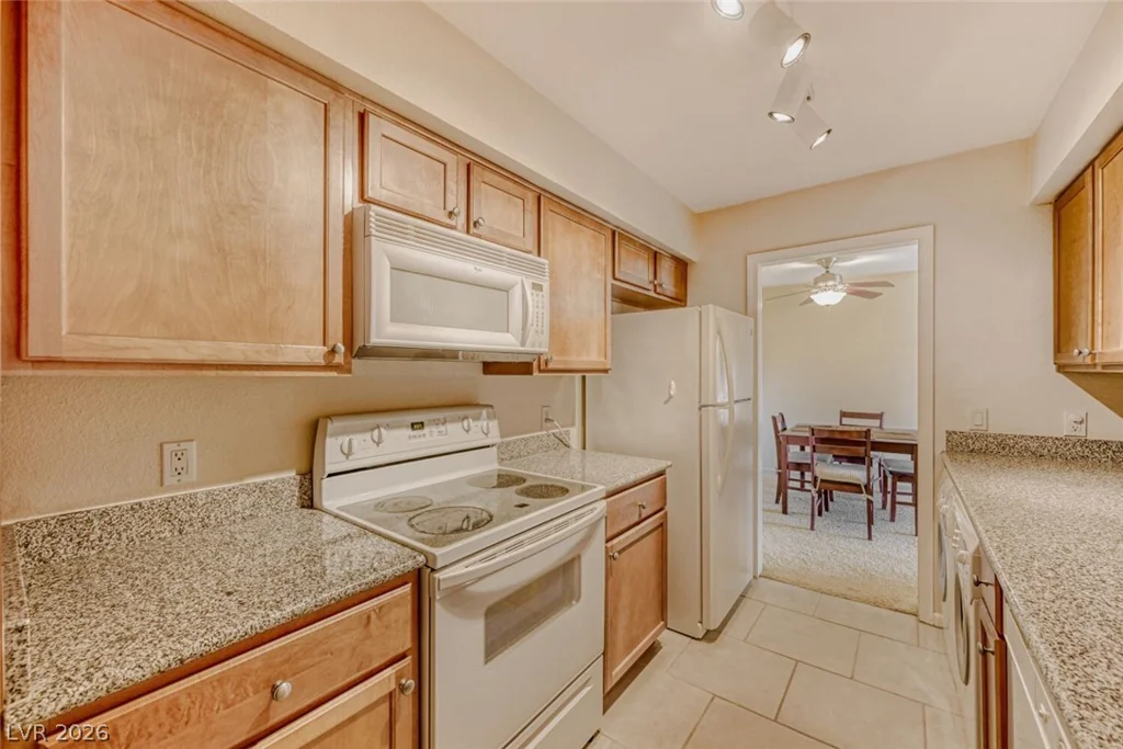 668 Oakmont, Las Vegas, NV 89109