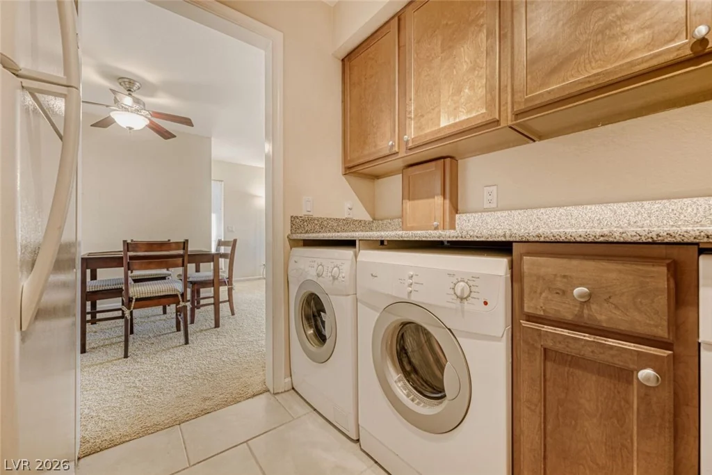 668 Oakmont, Las Vegas, NV 89109