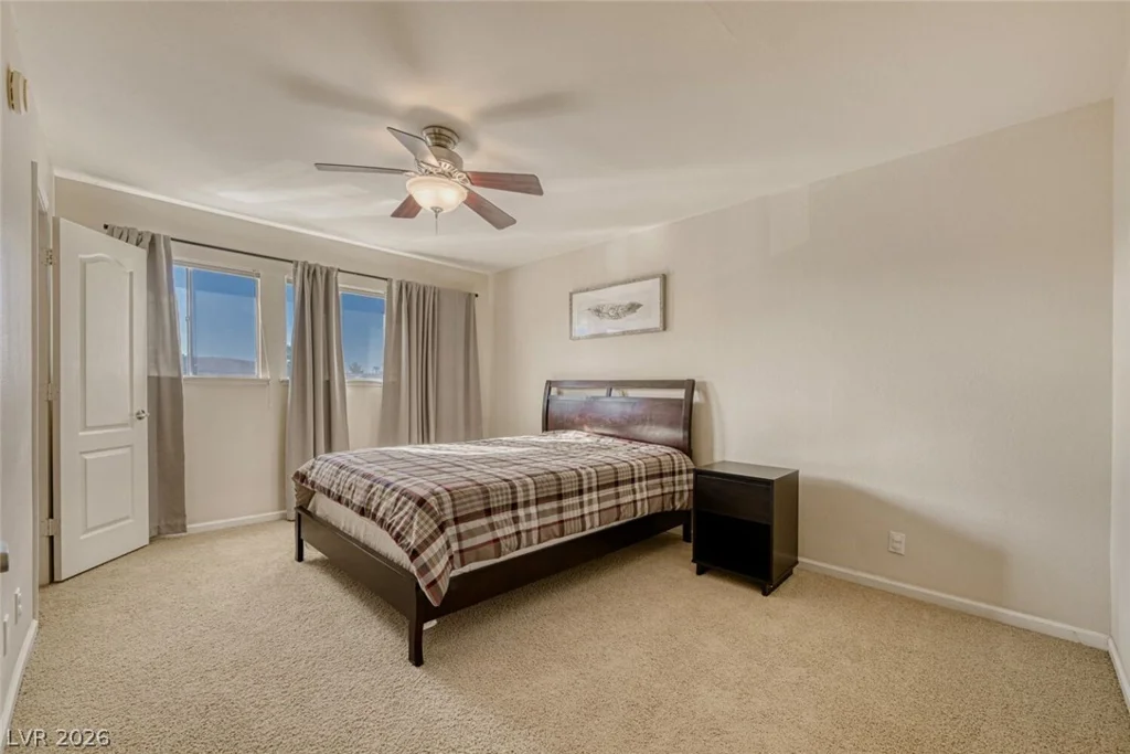 668 Oakmont, Las Vegas, NV 89109